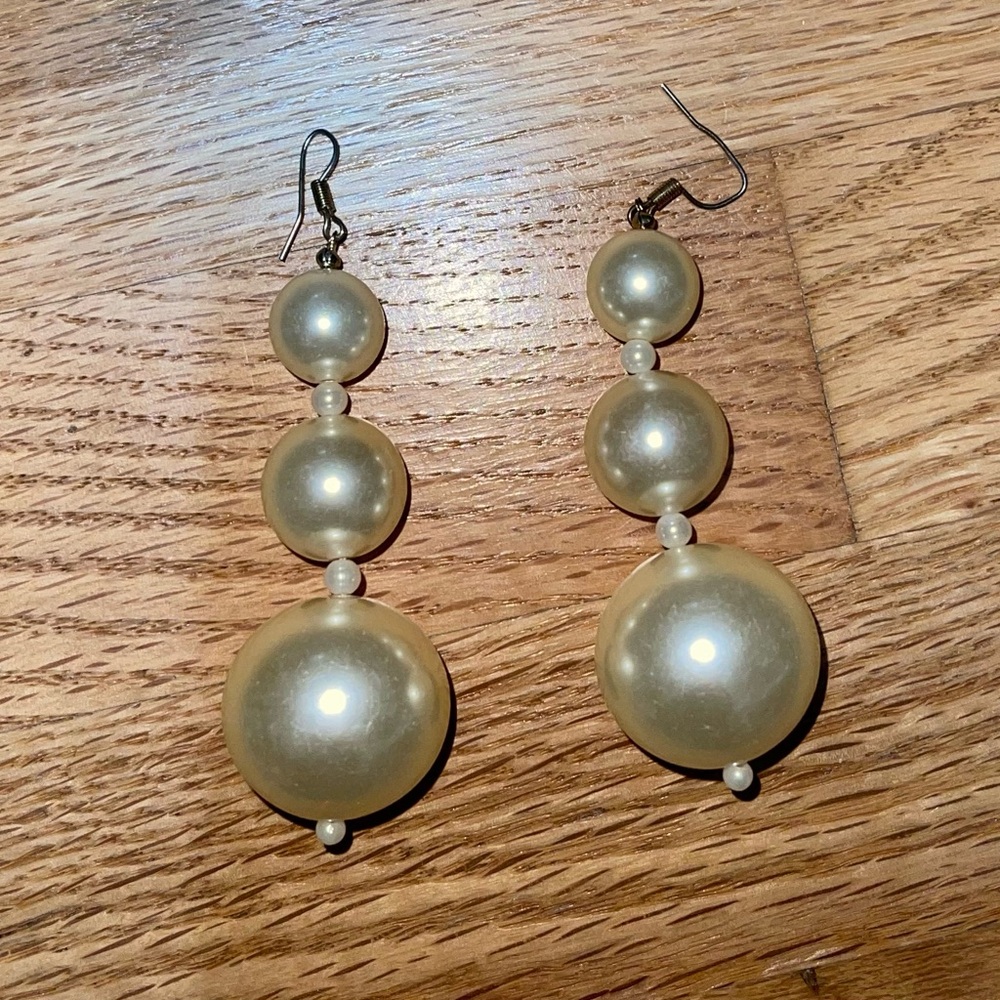 Classic Pearl Dangle Earrings